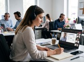 [ZA PODJETJA & HR] AI Akademija na MojeZnanje.si: Sistematičen dvig AI kompetenc celotnega podjetja